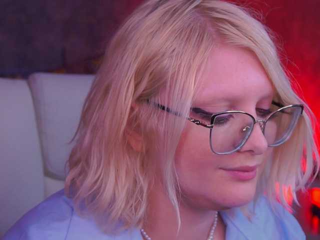 KiraKolobok, en vivo ahora en BongaCams
