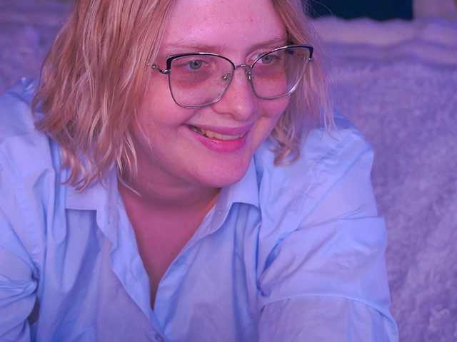 KiraKolobok live webcam show