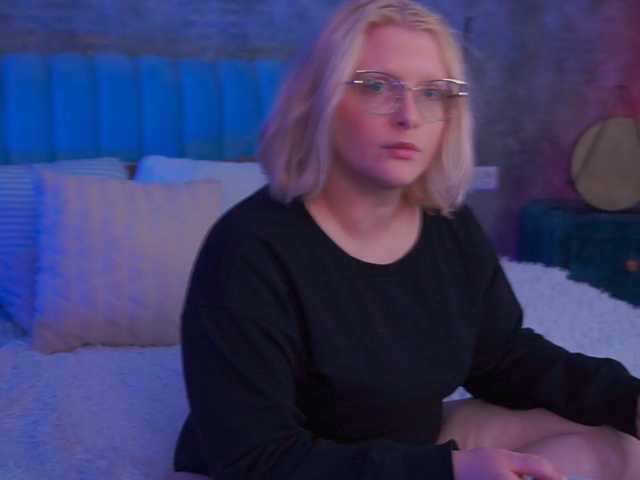 KiraKolobok, en directo ahora en BongaCams