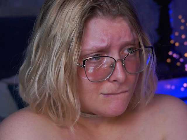 KiraKolobok live cam on BongaCams