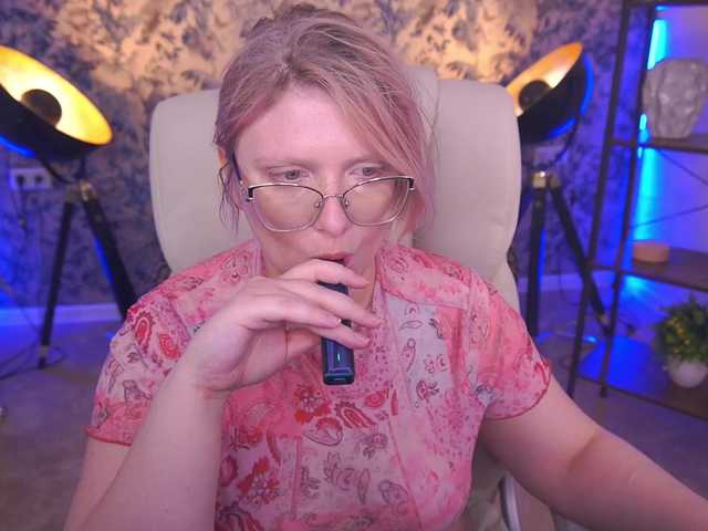 KiraKolobok live cam on BongaCams