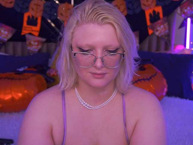 KiraKolobok live cam on BongaCams