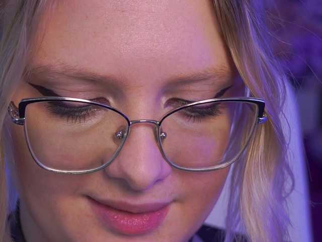 KiraKolobok live cam on BongaCams