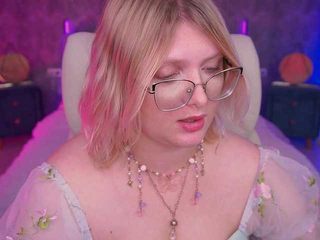 KiraKolobok live cam on BongaCams