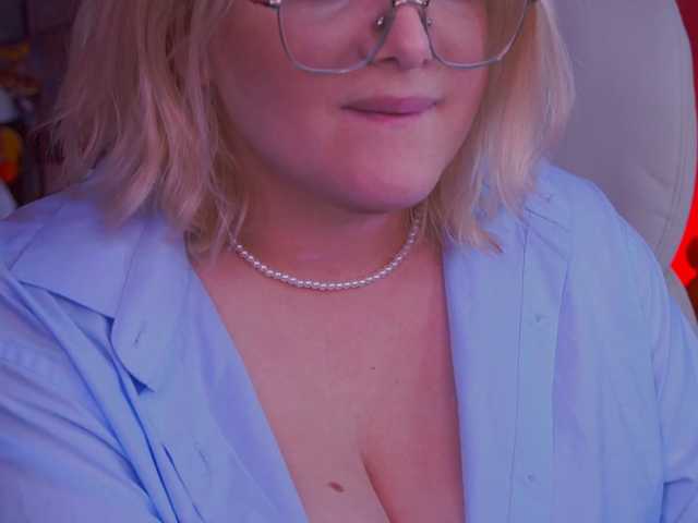 KiraKolobok live cam preview