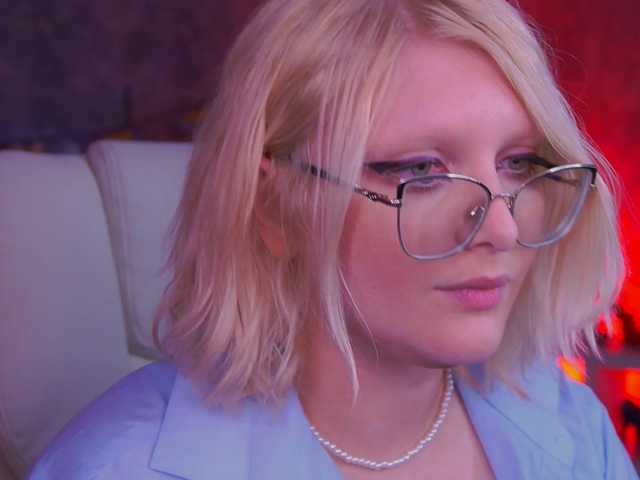 KiraKolobok live cam on BongaCams