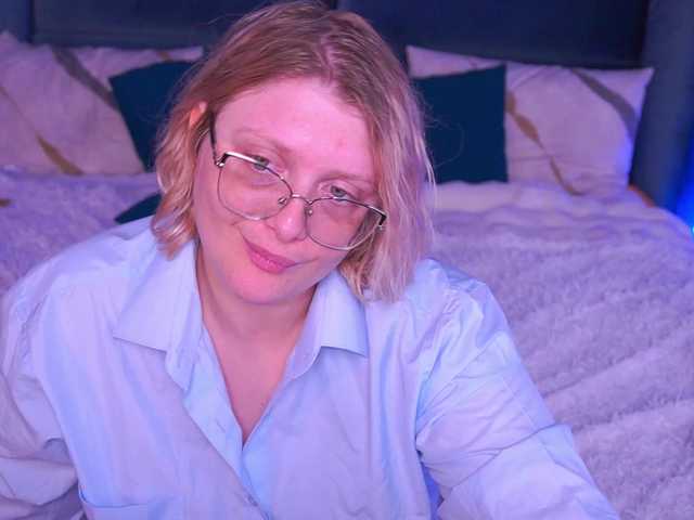 KiraKolobok live webcam show