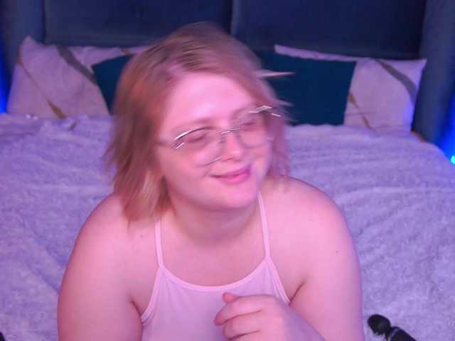 KiraKolobok live cam on BongaCams