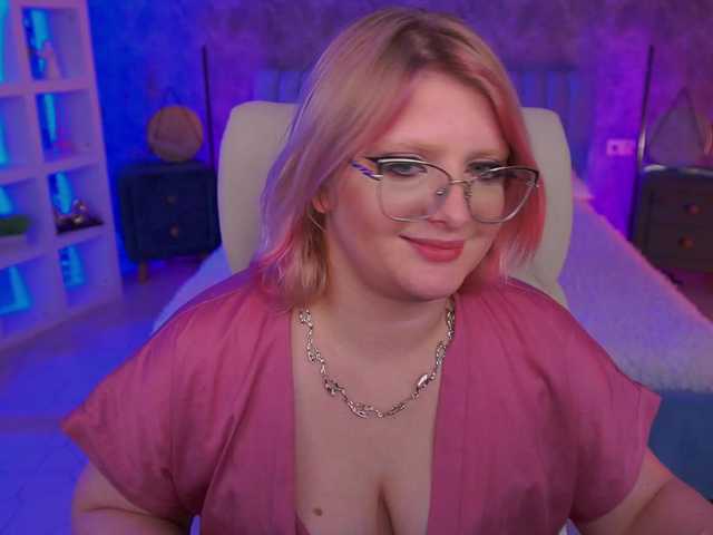 KiraKolobok live cam on BongaCams