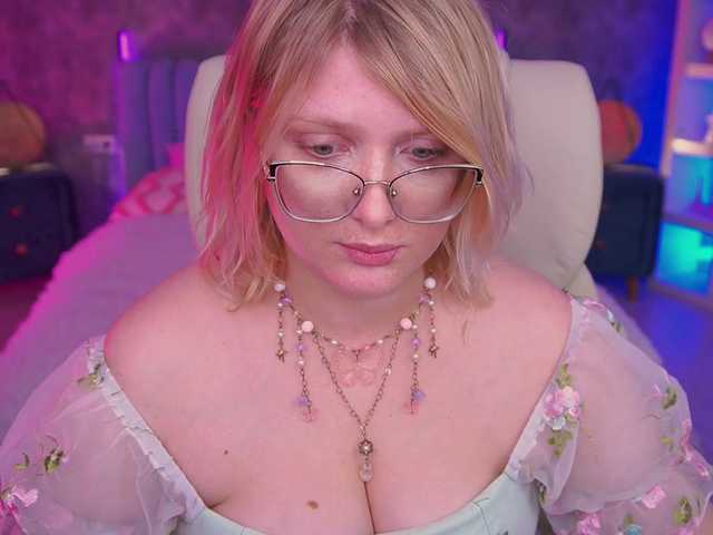 KiraKolobok live cam on BongaCams