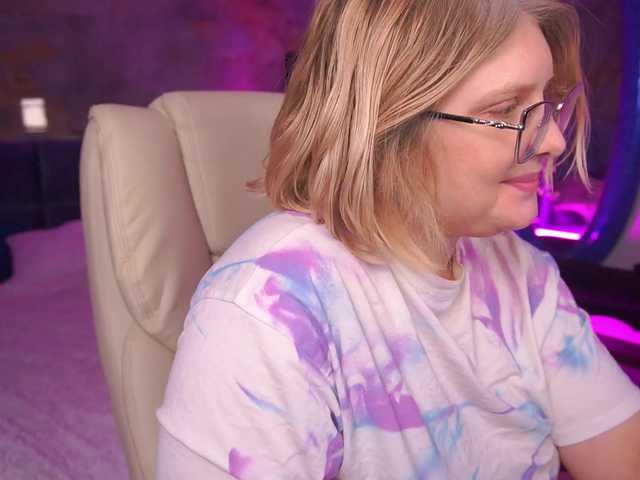 KiraKolobok live cam on BongaCams