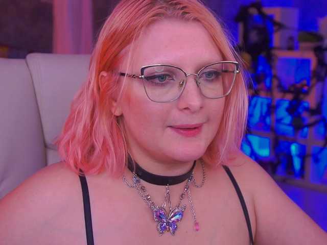 KiraKolobok live cam on BongaCams