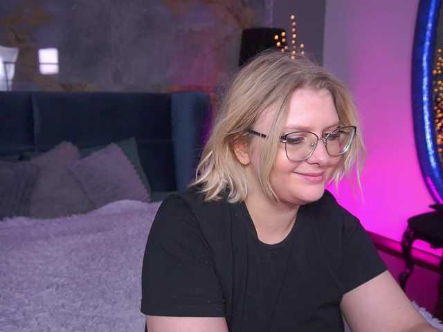 KiraKolobok live cam on BongaCams