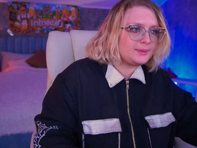 KiraKolobok live cam on BongaCams
