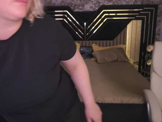KiraKolobok live cam on BongaCams