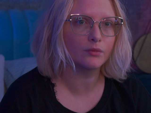 KiraKolobok, en directo ahora en BongaCams
