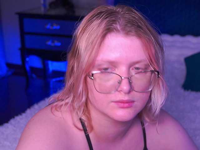 KiraKolobok live cam on BongaCams