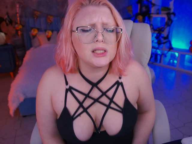 KiraKolobok live cam on BongaCams