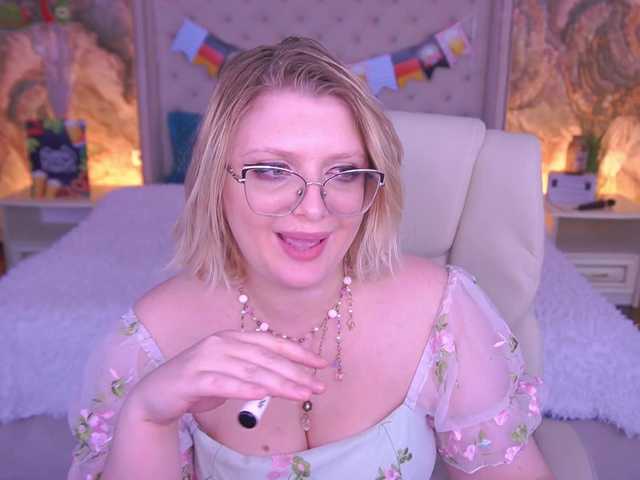 KiraKolobok live cam on BongaCams