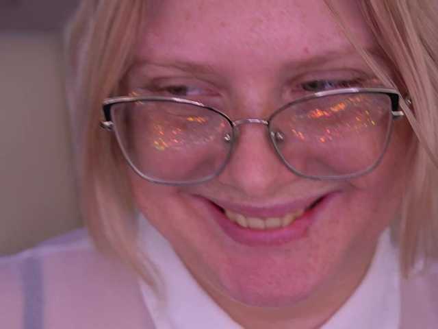 KiraKolobok live cam on BongaCams