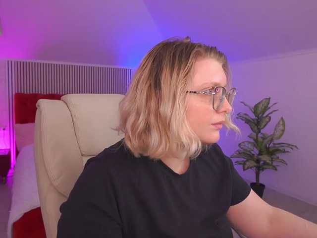 KiraKolobok live cam on BongaCams