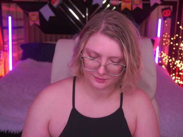 KiraKolobok live cam on BongaCams