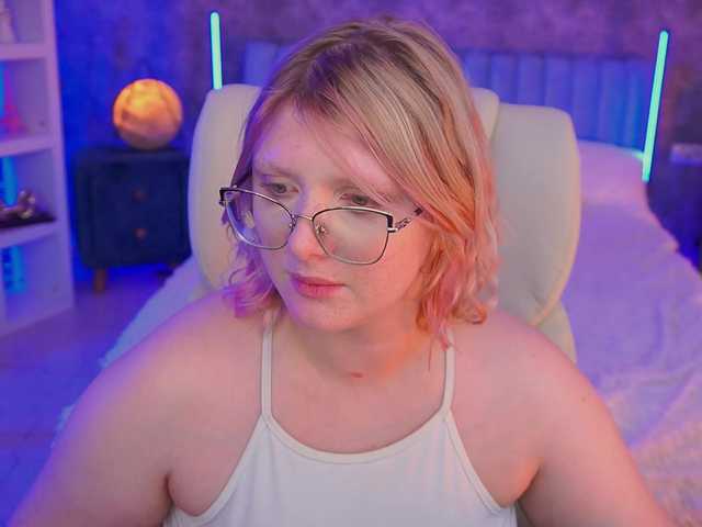 KiraKolobok live cam