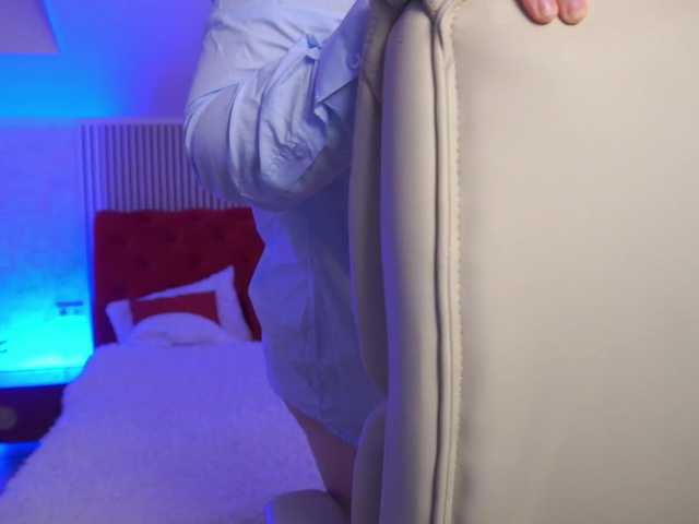 KiraKolobok live webcam show