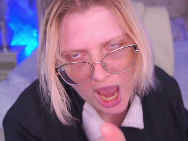 KiraKolobok live cam on BongaCams