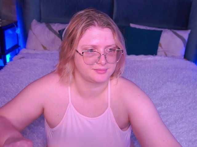 KiraKolobok live webcam show