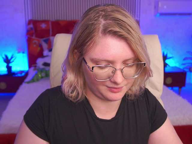 KiraKolobok live cam on BongaCams
