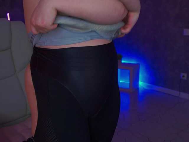 KiraKolobok live cam on BongaCams