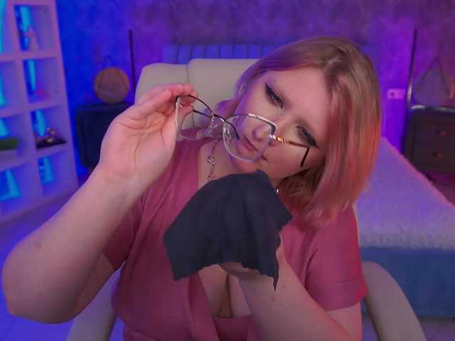 KiraKolobok live cam on BongaCams