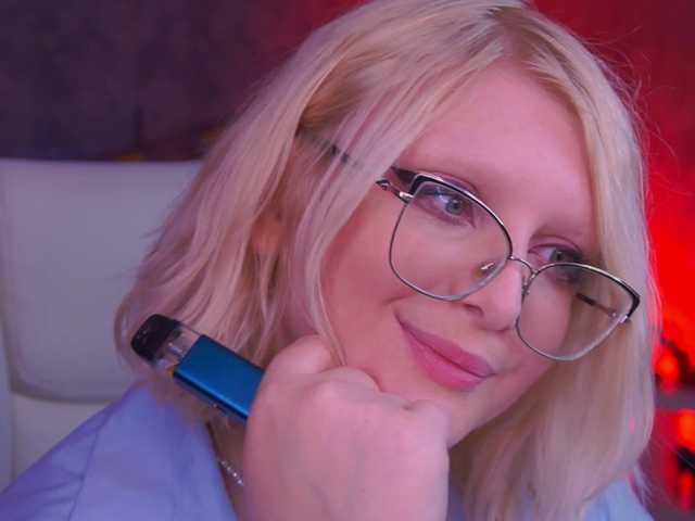 KiraKolobok live cam preview