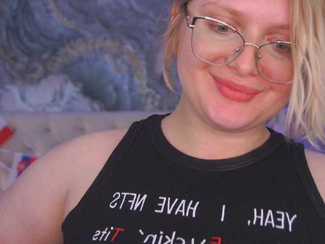 KiraKolobok live cam on BongaCams