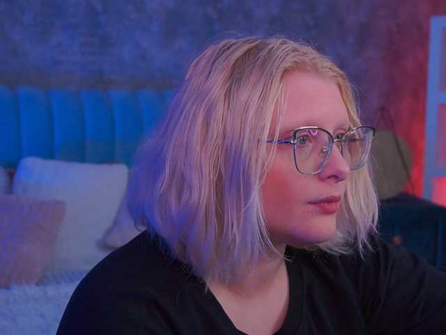 KiraKolobok, live now on BongaCams
