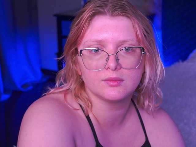 kirakolobok live sex show