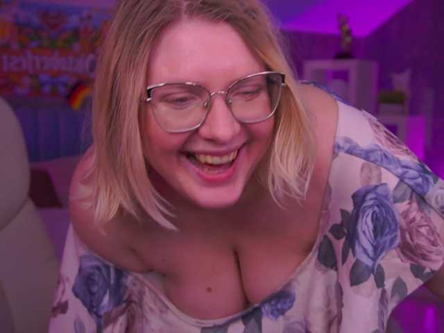 KiraKolobok live cam on BongaCams