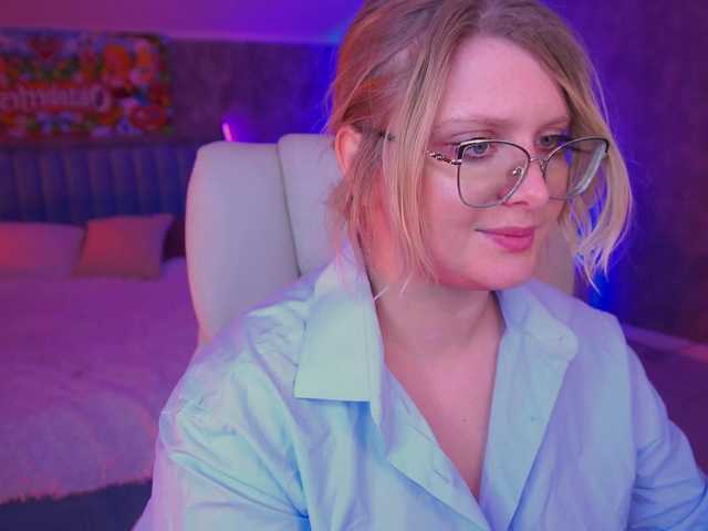 KiraKolobok live cam on BongaCams