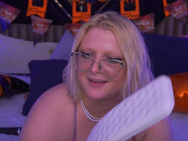 KiraKolobok live cam on BongaCams