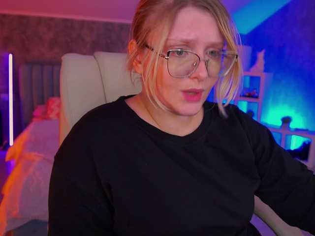 KiraKolobok live cam on BongaCams