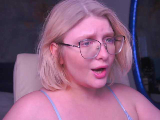 KiraKolobok live cam on BongaCams