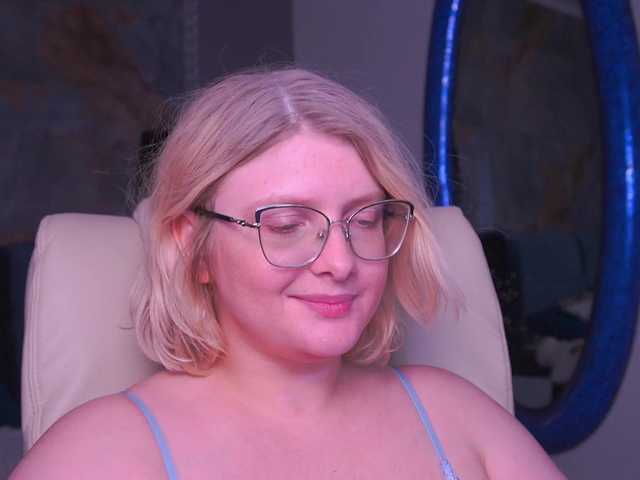 KiraKolobok live cam on BongaCams