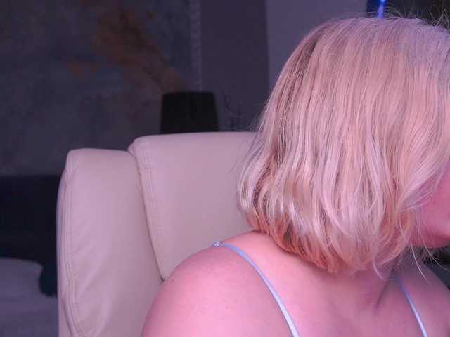 KiraKolobok live cam on BongaCams