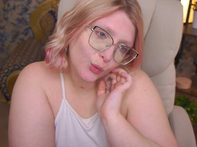 KiraKolobok webcam