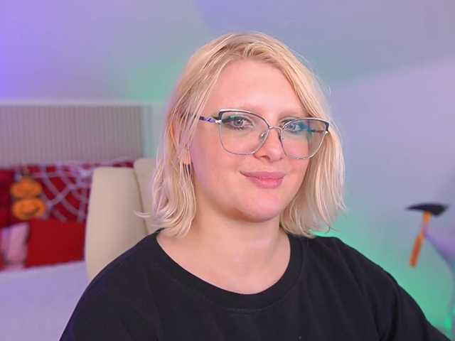 KiraKolobok live cam on BongaCams