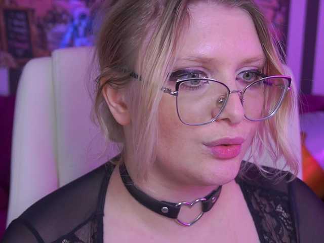 KiraKolobok live cam on BongaCams