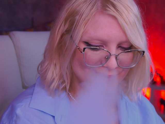 KiraKolobok live cam preview