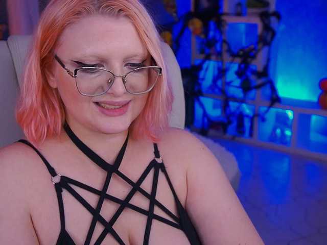 KiraKolobok live cam on BongaCams
