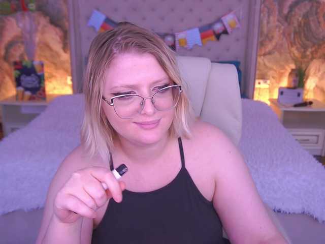 KiraKolobok — live female cam